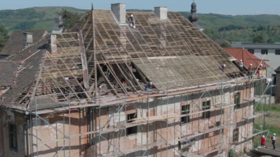 Romanian NGO Saves Dilapidated Buildings