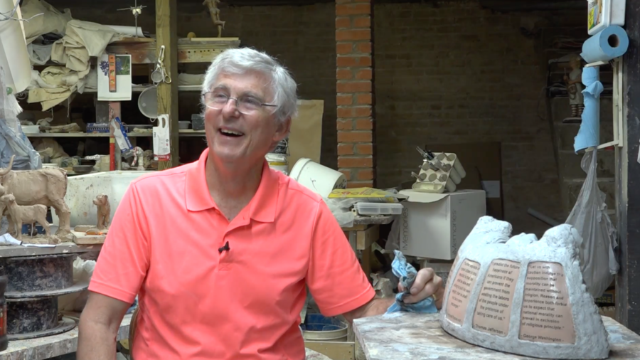 Texas Sculptor Makes 'Mount Trumpmore'