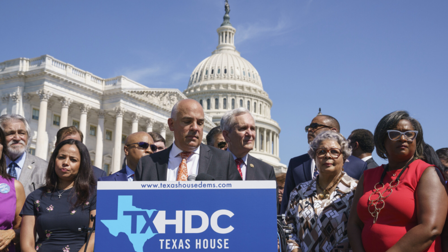Texas Sergeant-at-Arms Serves Warrants for Democrats