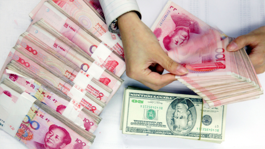 Analysis: Trump Says China Wants to Displace US Dollar—Is It Succeeding?