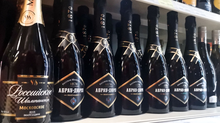 French Group Fumes Over Russian Champagne Law