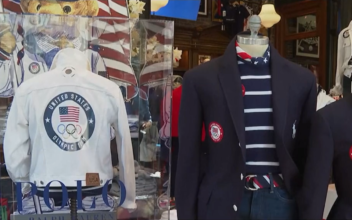 US Olympic Flag Bearer’s New Cooling Jacket