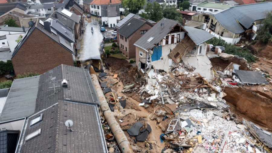 Some 114,000 Western German Households Without Power After Floods