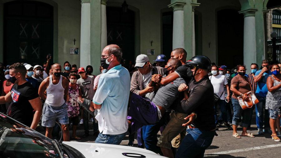 Hundred of Cubans Detained After Protests