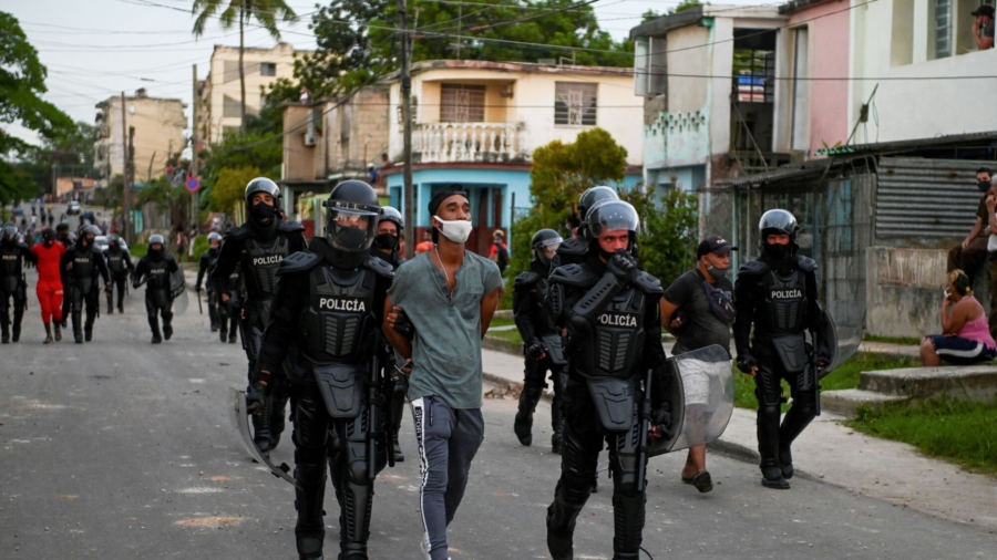 Influencer Posts False Claims About Cuba Protests