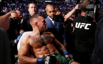 Conor McGregor Breaks Leg in Latest UFC Loss to Dustin Poirier