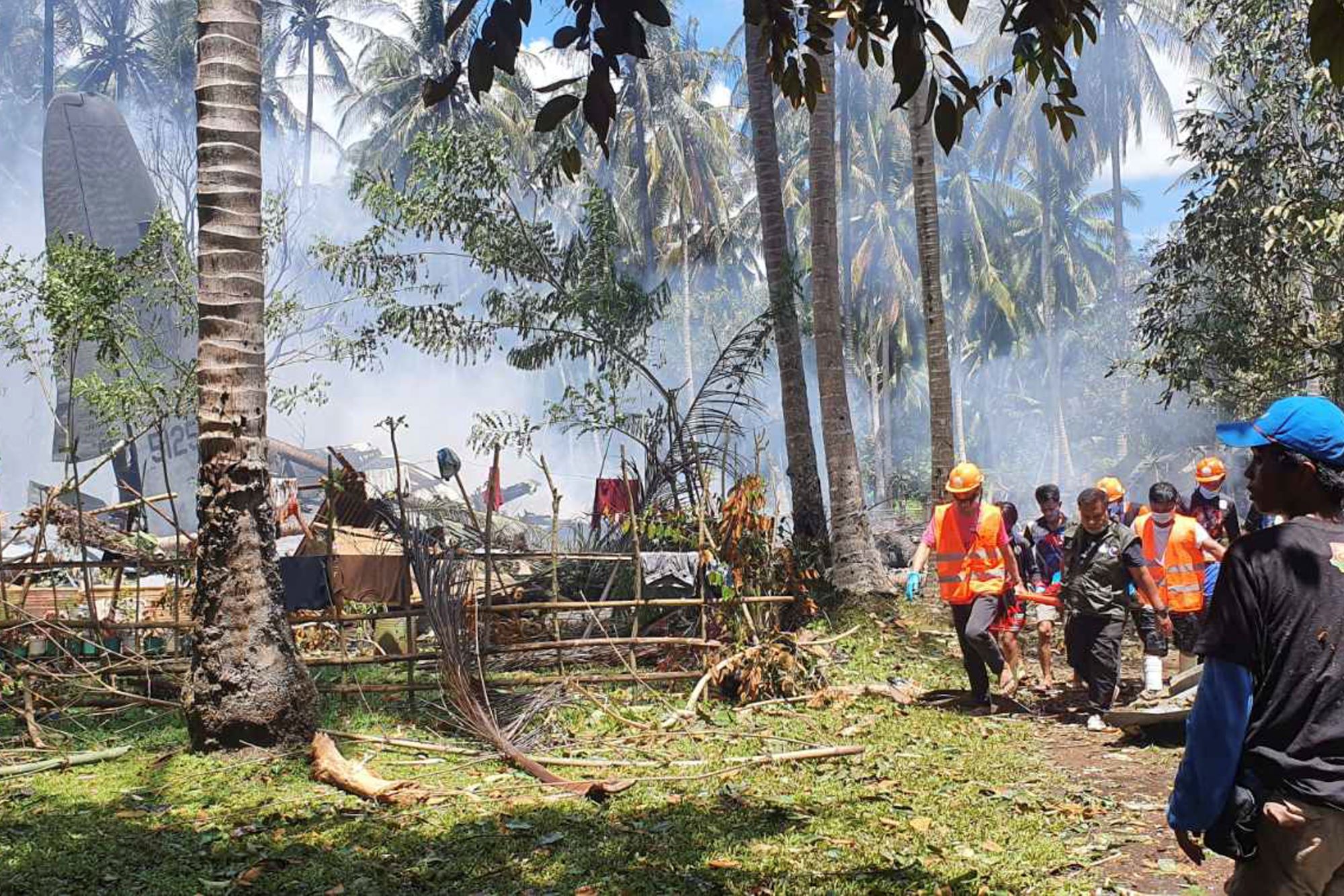 philippine-military-plane-crashes-31-dead-50-rescued-ntd