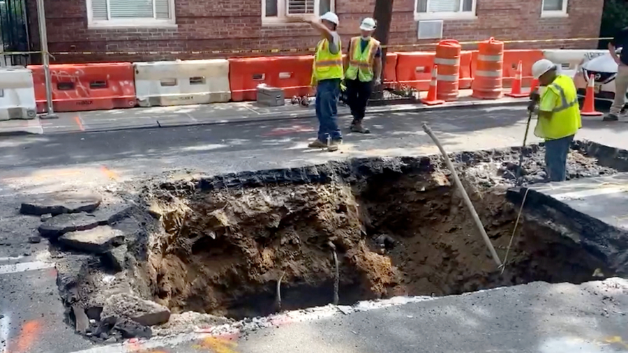 Giant Sinkhole Opens up in NYC, Swallowing Part of Street