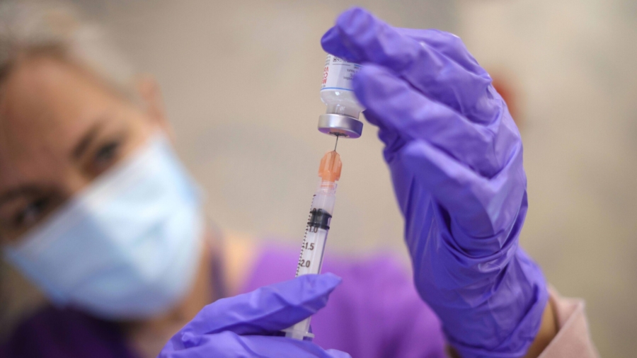 Australia Approves Moderna’s COVID-19 Vaccine as Lockdowns Expand
