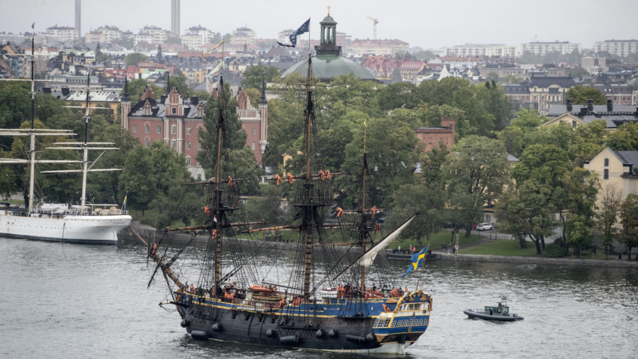 Replica of Swedish 18th Century Trading Ship to Sail to Asia