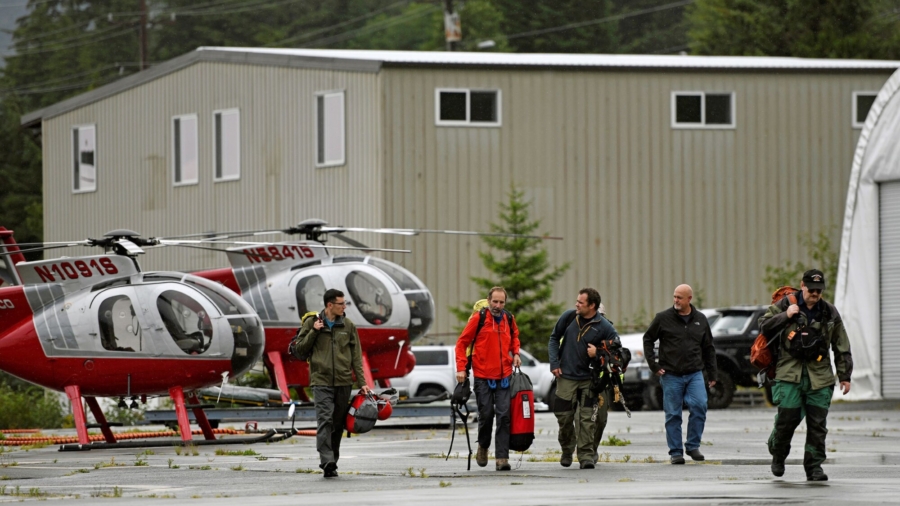 Poor Weather Hampers Crash Victim Recovery Efforts in Alaska
