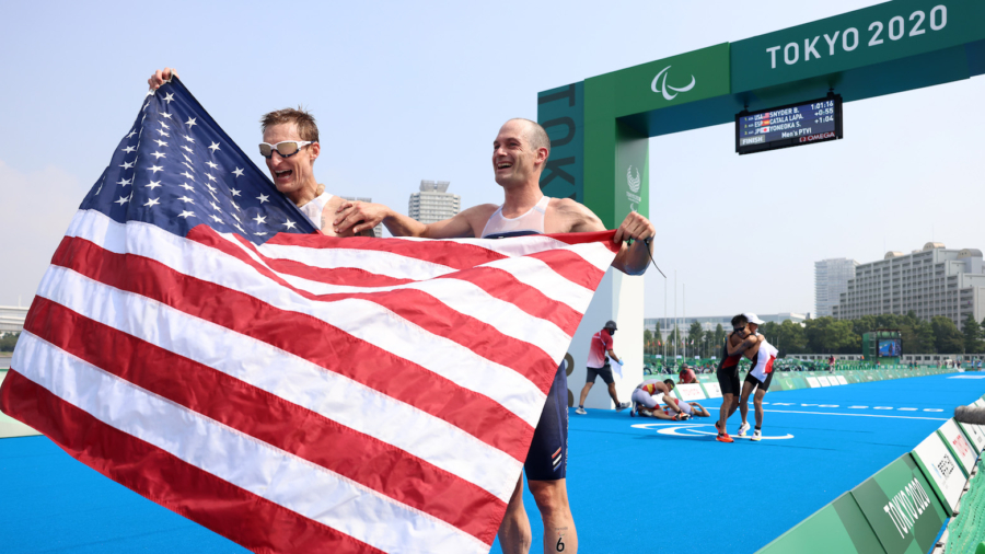 Wounded War Veteran Becomes First American to Win Gold in Paralympic Triathlon