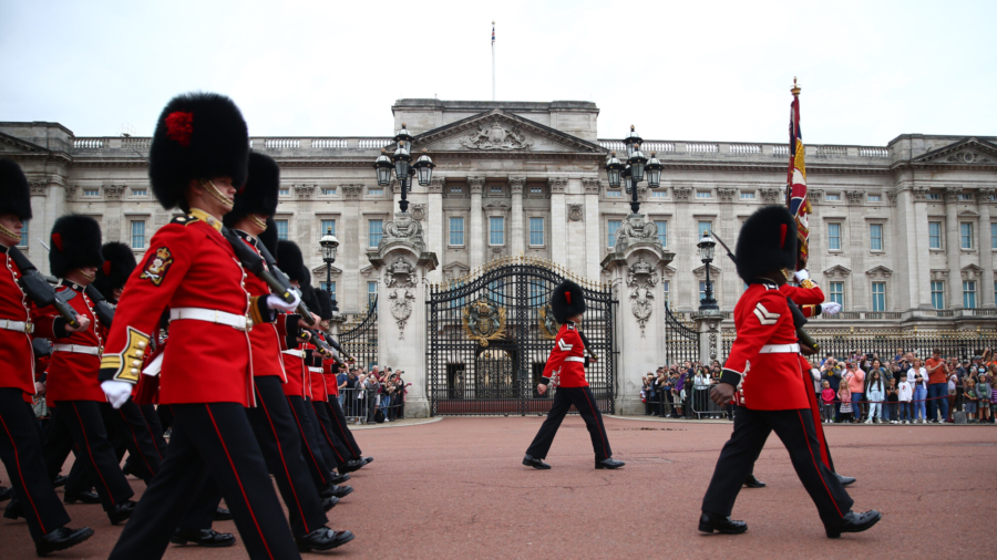 Buckingham Palace’s Changing of the Guard Returns