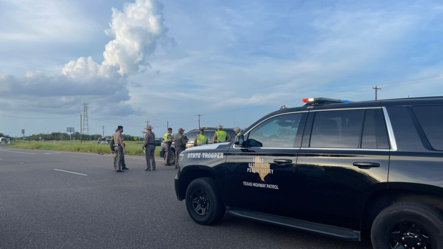 Texas: 10 Dead in Packed Van Accident