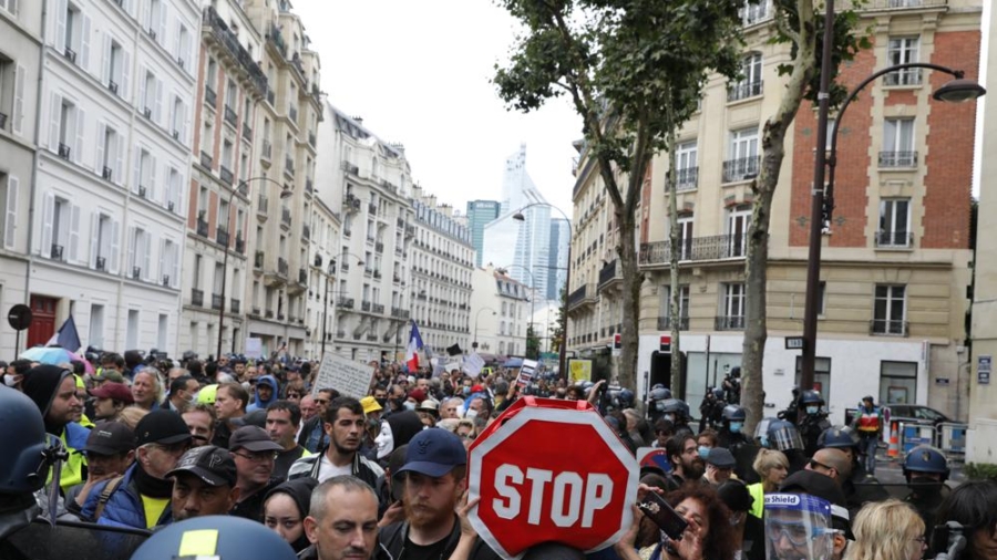 Cafe and Restaurant Owners in France Speak Out