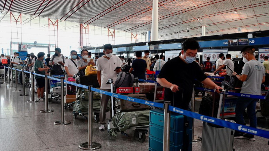 Some Local Beijing Residents Not Allowed to Return to Home