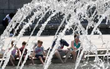 Heat Wave Bakes Locals and Businesses Across US