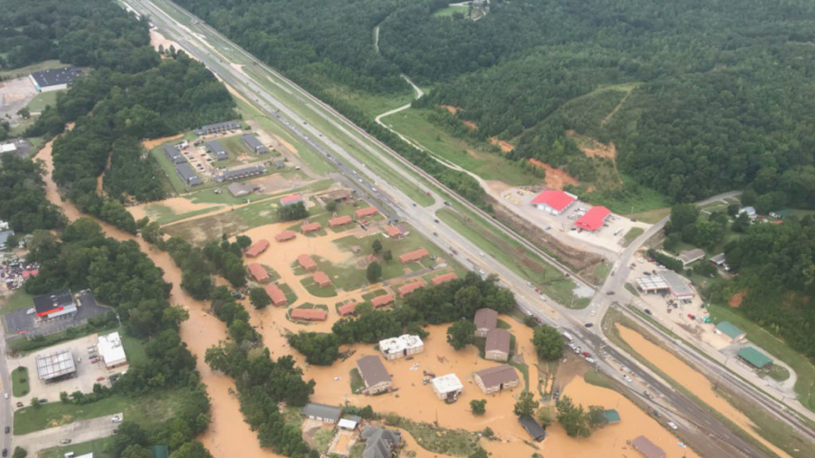 Pilot Saves 17 in Tennessee Flooding