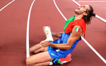 Italian Medalist Lives Up to Olympic Spirit