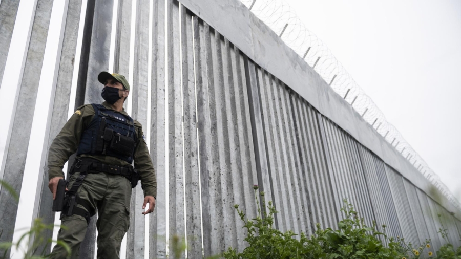 EU Ministers Seek Trump-Style Border Walls Amid Spike in Illegal Border Crossings
