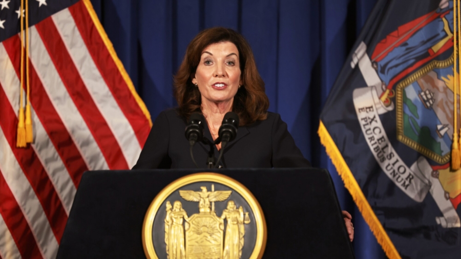 Hochul Prepares to Replace NY Gov. Cuomo