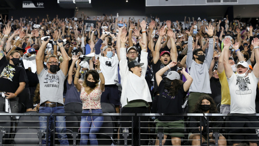 NFL’s Raiders Will Require Fans to Show Vaccination Proof or Get Jab at Entrance