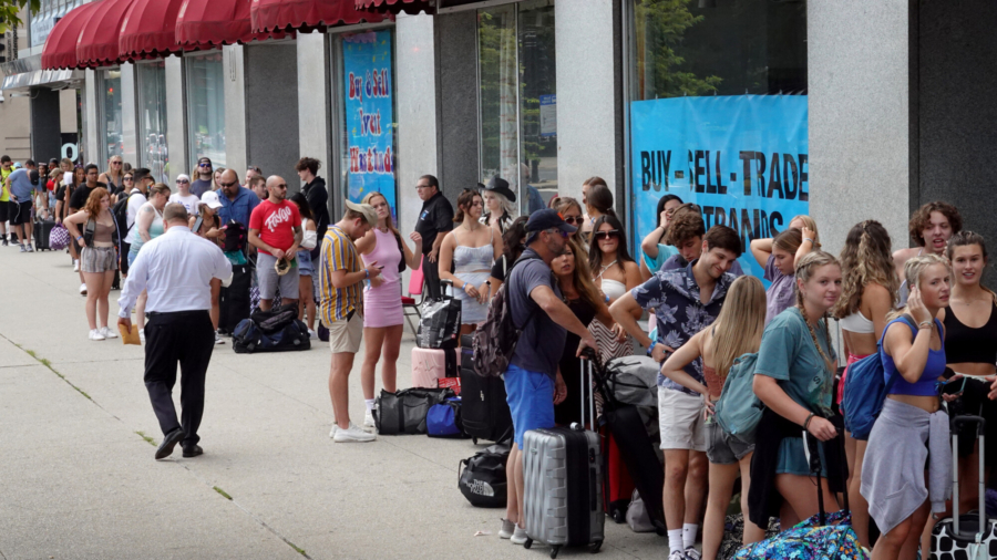 Lollapalooza Reopens With COVID-19 Precautions