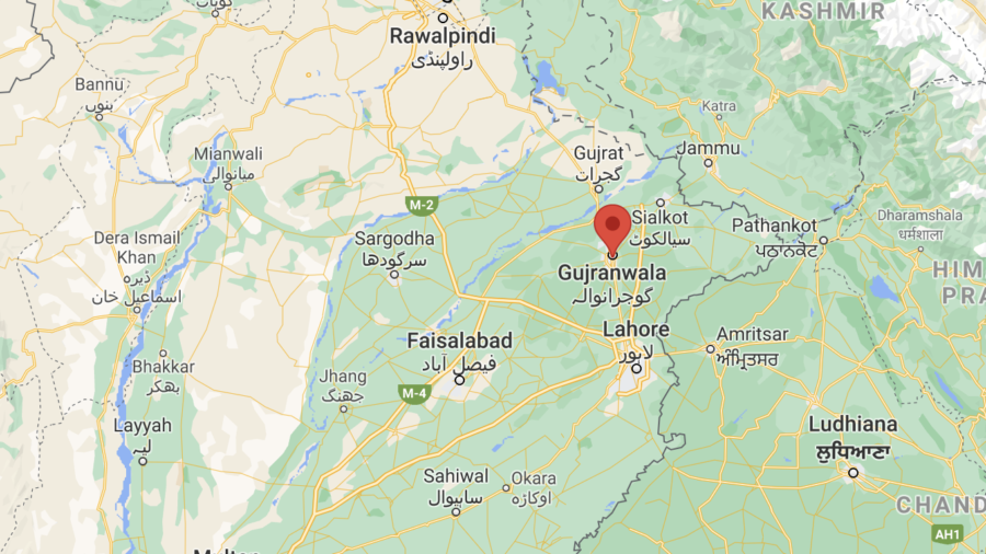 Pakistan Crash Sets Fire to Minibus, Kills 10 Passengers