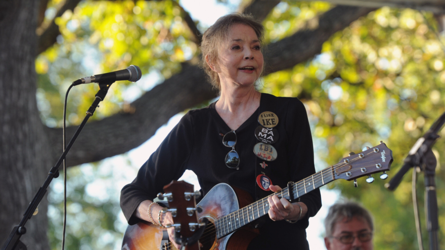 Singer and Songwriter Nanci Griffith Has Died at 68