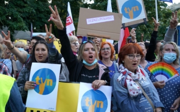 Poles Protest Against New Media Bill