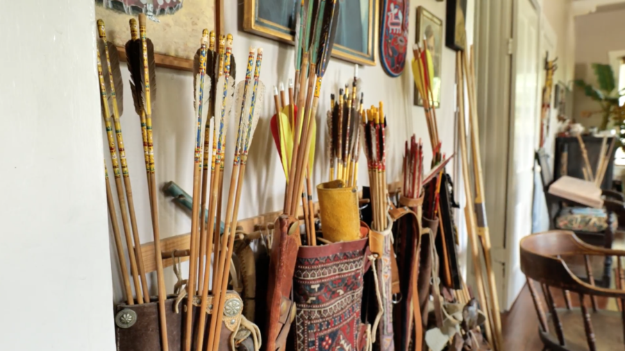 Texas Collector Shows Ancient Bows and Arrows