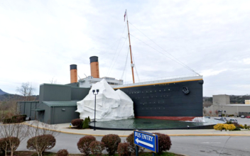 Titanic Museum Iceberg Wall Collapses, Injuring 3 Visitors
