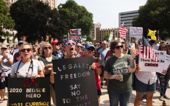 Facts Matter (Aug. 9): Hundreds Protest Vaccine Mandate ‘Tyranny’ in Michigan; Election Audit in PA