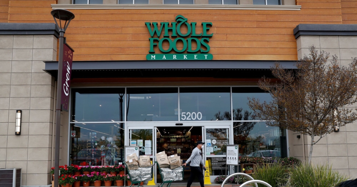 Ban of BLM Apparel by Whole Foods Ruled Legal | NTD