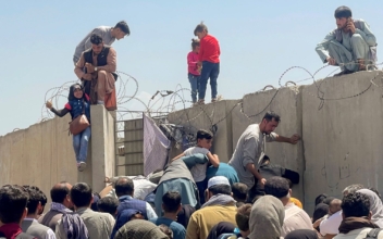 Desperate Afghans Throng Kabul Airport, Stalling US Evacuations
