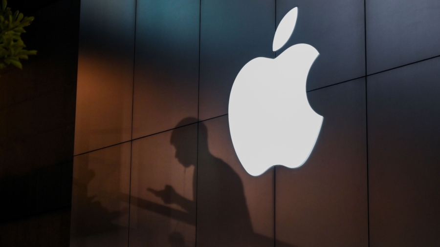 Capitol Report (Aug. 19): Apple Warns of Security Flaws in iPhone; Americans Losing Faith in FBI