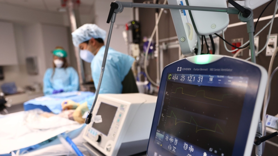Top Australian Surgeon: Ban Medical Trainees From China