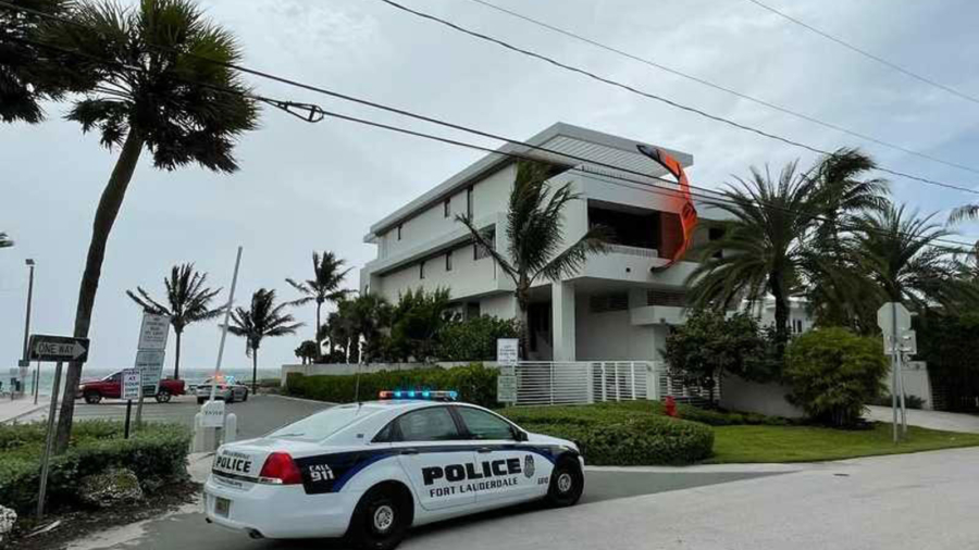 Kite Surfer Dies After Slamming Into Fort Lauderdale Home