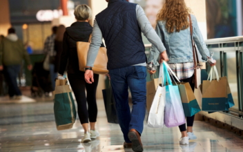 Expert: Delta Variant Triggers Shift in Shopping