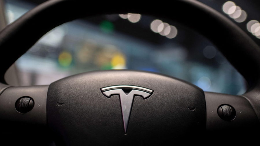 Tesla's China Output Halted for Days: Report