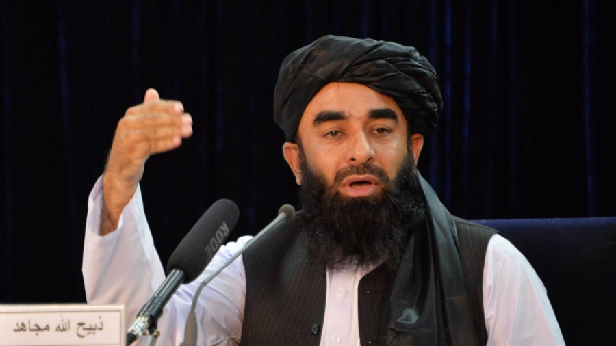 Taliban Urges Afghans Not to Flee Afghanistan, Refuses to Budge on Deadline