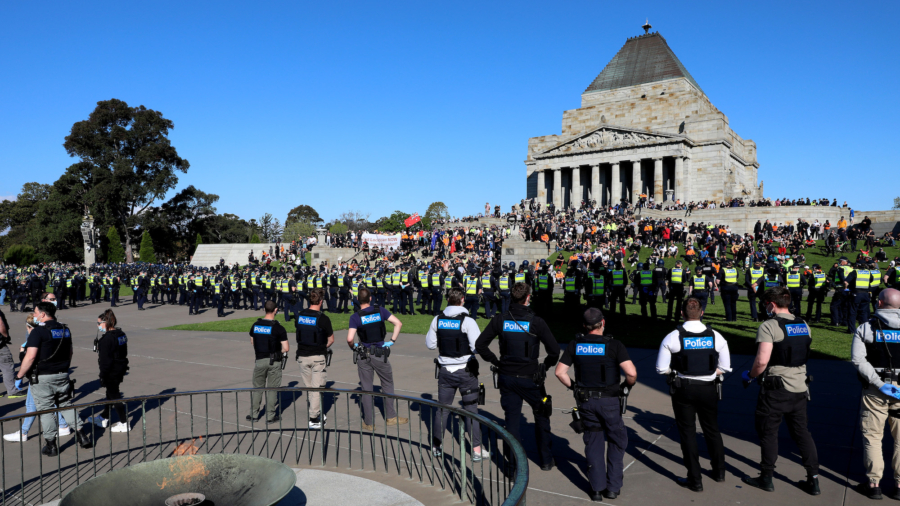 Australians Gather at Shrine of Remembrance for 3rd Day of Protests