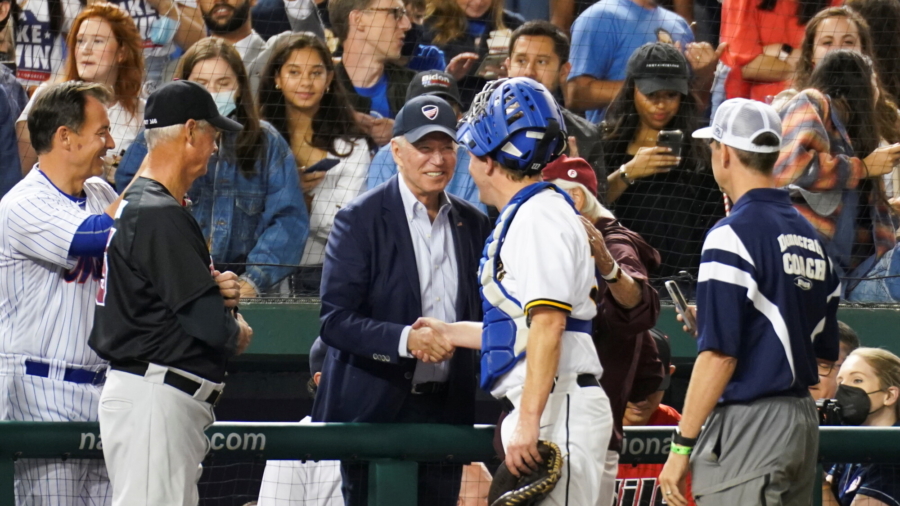 Republicans vs. Democrats at Congressional Baseball Game