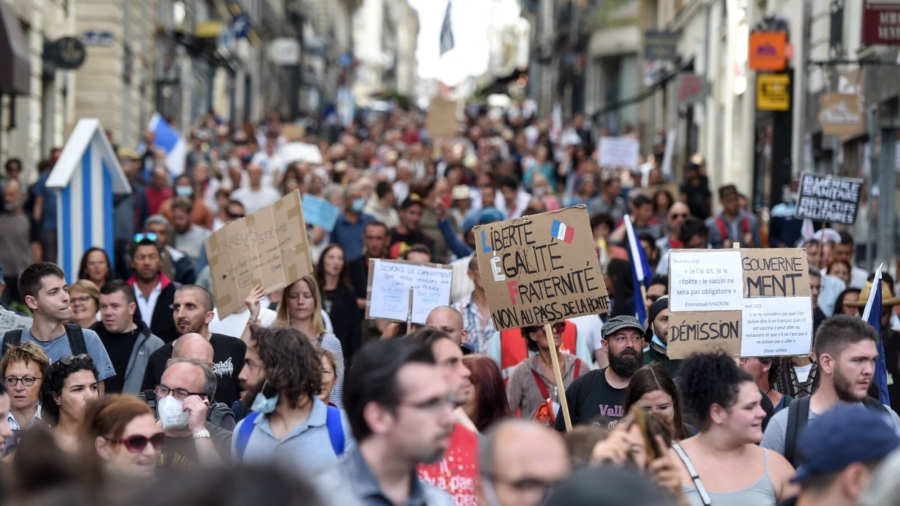 Tens of Thousands Join Protest Over COVID-19 Measures in France