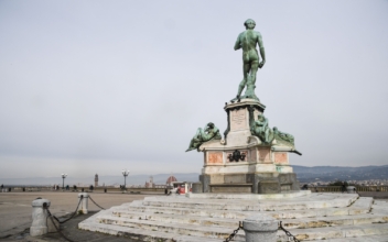 Piazzale Michelangelo Undergoes Restoration
