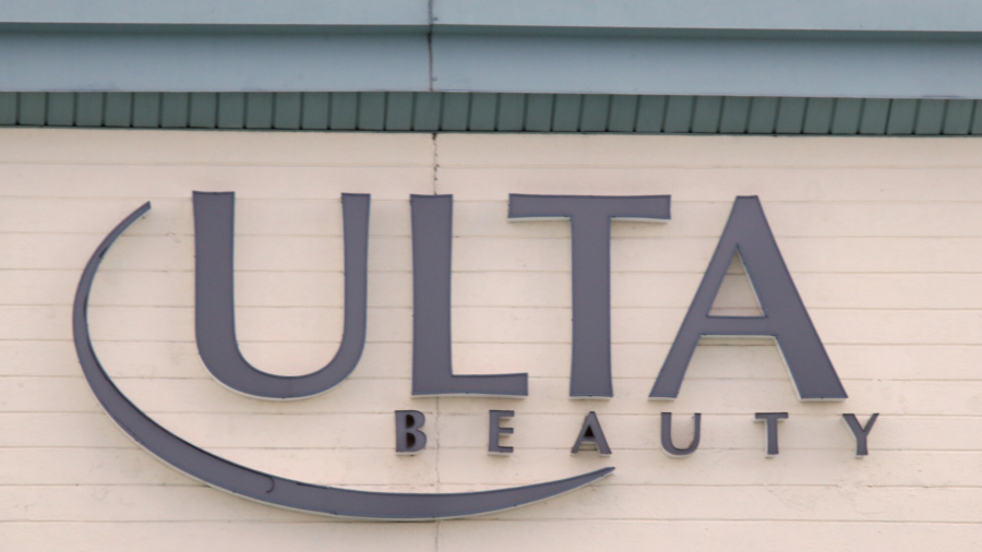 Thieves Stuff Trash Bags in Brazen Robbery at Ulta