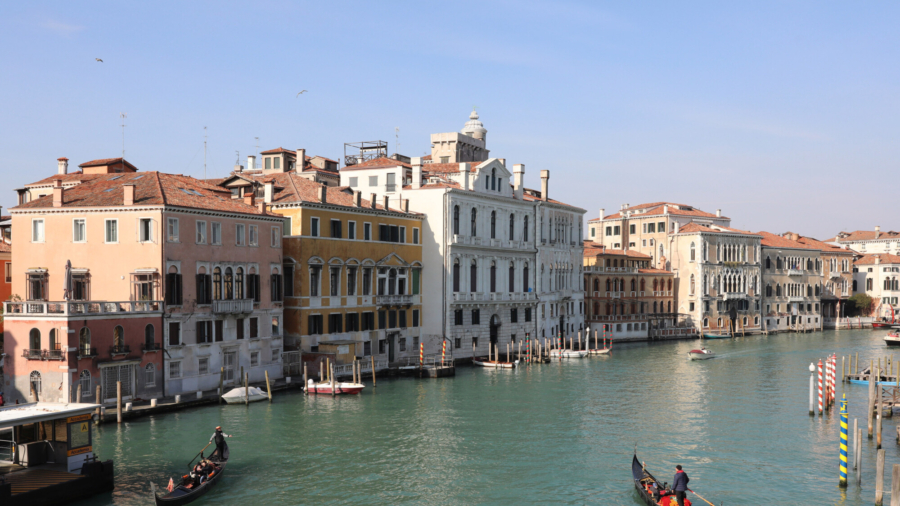 Businesses in Venice Still Struggling
