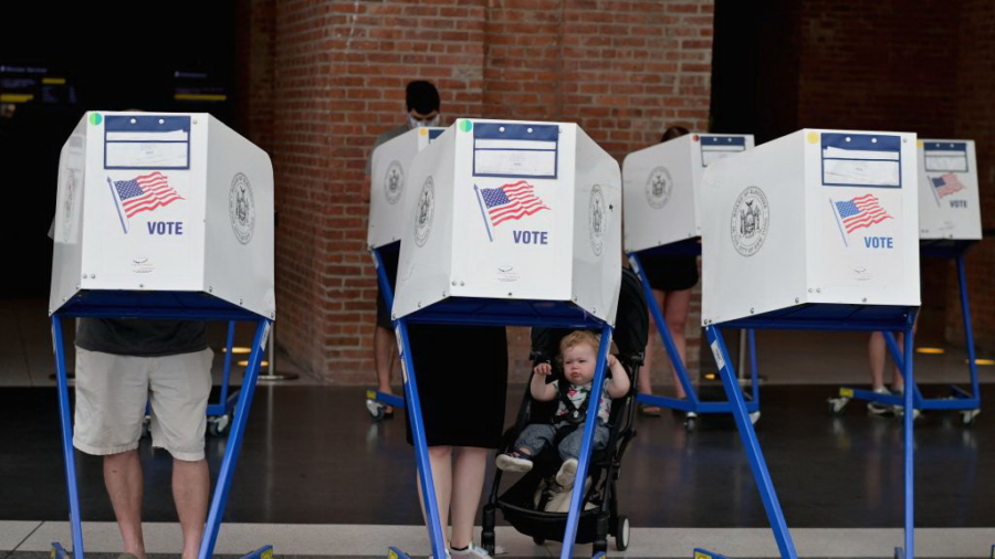 Poll: Gubernatorial Race in NY Is Tight, Some Democrats Might Vote Republican