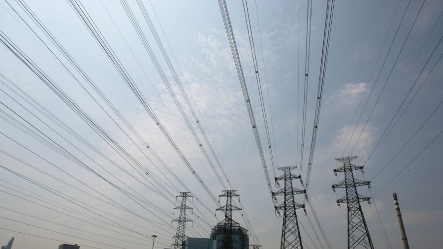 Expert on Reasons Behind the Blackouts in China
