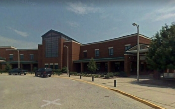 Police: 2 People Wounded in Shooting at Virginia High School